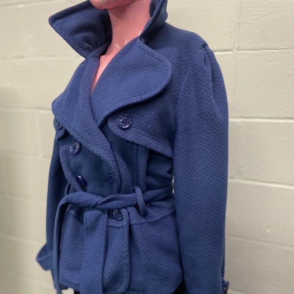 Blue Jacket - Picture 2 of 6